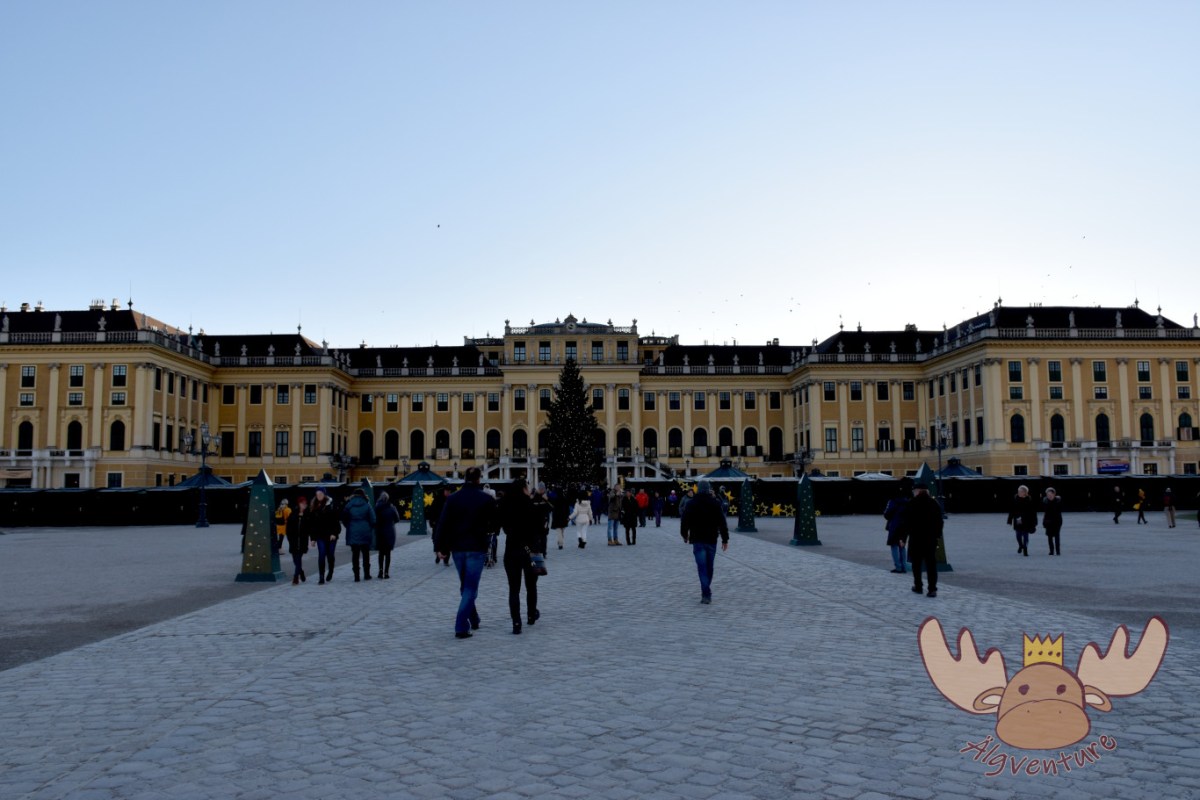 Schönbrunn Christmas market