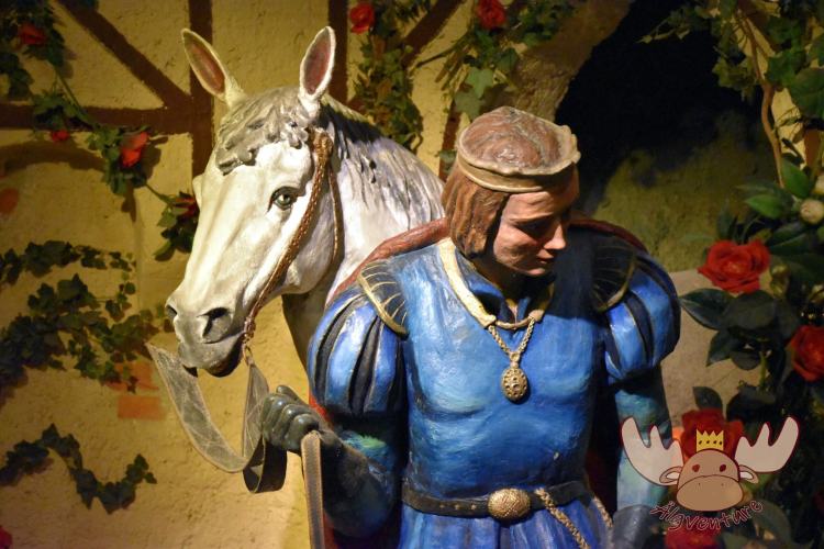 Der Märchenprinz wartet auf seine Prinzessin. - The prince is waiting for his princess.