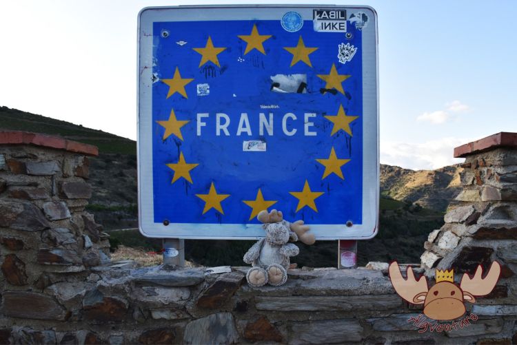 Der Grenzübergang nach Frankreich am Gebirgspass Coll dels Belitres. - The border crossing into France at the Coll dels Belitres mountain pass.