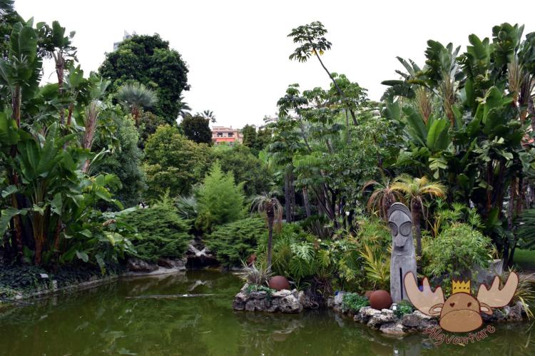 Direkt gegenüber vom Casino Monte-Carlo sind die Gärten "Jardins de la Petite Afrique" zu finden. - Directly opposite the Casino Monte-Carlo are the gardens "Jardins de la Petite Afrique".