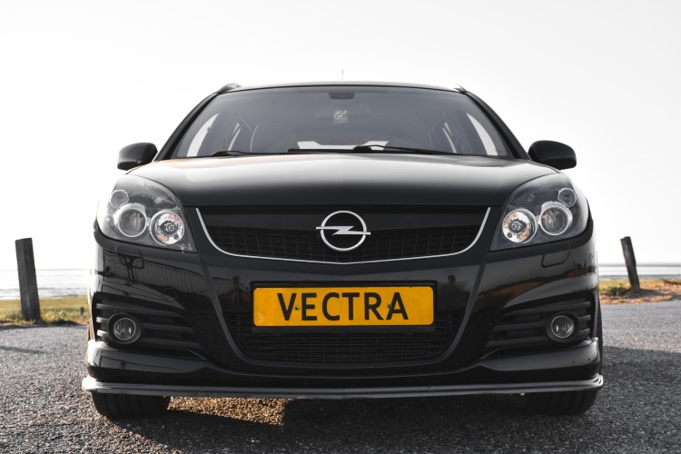 Unser treuer Reisebegleiter ist ein Opel Vectra C Caravan | Our travel companion is an Opel Vectra C Caravan