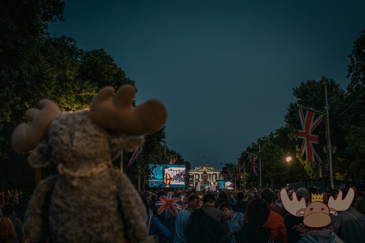 London | Älgbert genießt das Konzert von Alicia Keys bei der Platinum Jubilee Party - Älgbert enjoys Alicia Keys' concert at the Platinum Jubilee Party