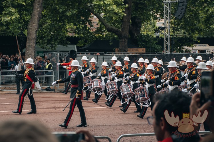 London | Militärparade auf der Mall mit Trommlern der Royal Marines - Military parade on The Mall with Royal Marines band drummers