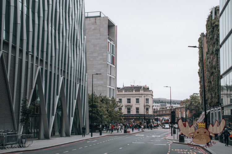 London | Die Menschenmasse löst sich langsam wieder auf - The crowd slowly dissolves again