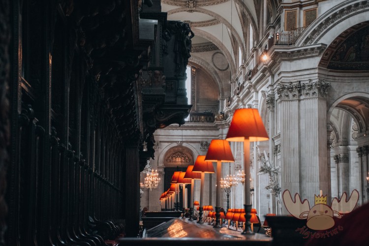 London | Chorgestühl der St Pauls Kathedrale - Choir stalls of St Pauls Cathedral
