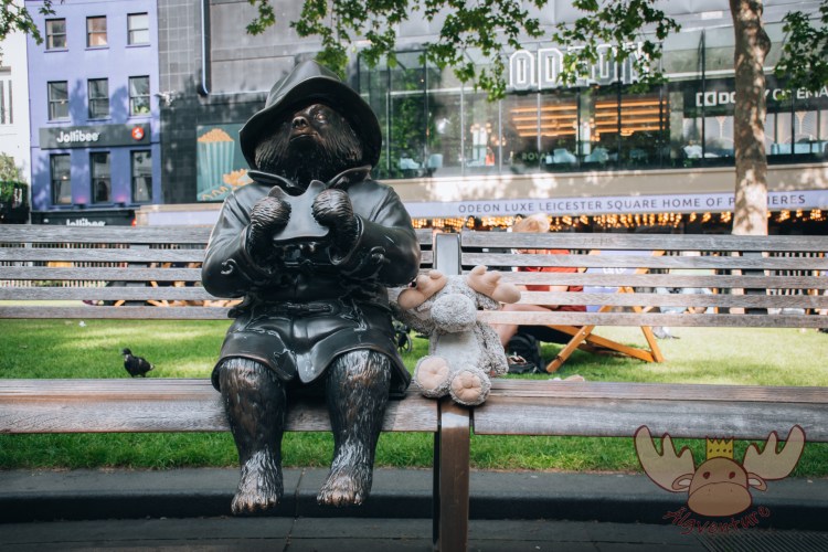 London | Älgbert trifft Paddington Bear am Leicester Square - Älgbert meets Paddington Bear in Leicester Square