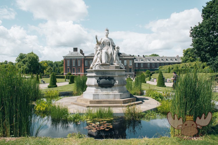 London | Victoriastatue vor dem Kensington Palast - Victoria Statue in front of Kensington Palace