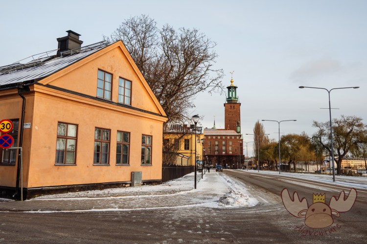 Stockholm | Samuel Owens gata mit Blick auf das Stockholms stadshus - Samuel Owens gata overlooking Stockholms stadshus