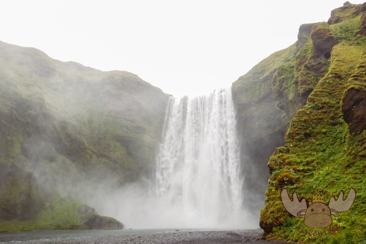 Skógafoss | Der Wasserfall diente in der Serie "Game of Thrones" als Hintergrund einiger Szenen. - The waterfall served as a backdrop to some scenes in the "Game of Thrones" series.