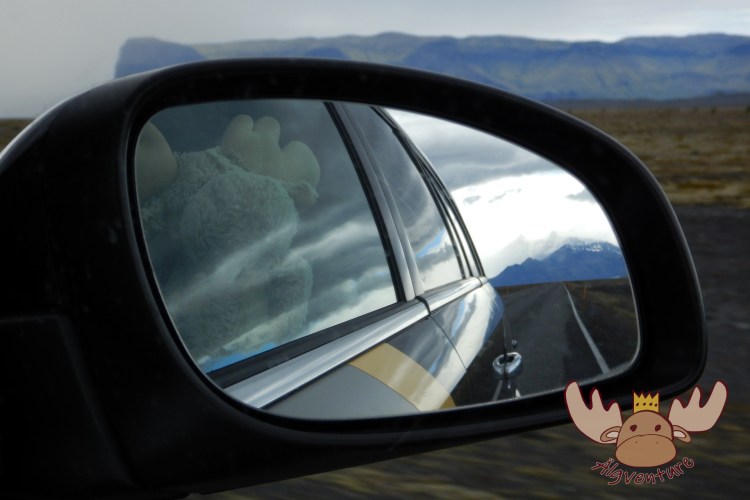 Island | Beeindruckende isländische Landschaft direkt neben der Straße - Impressive Icelandic landscape right next to the road